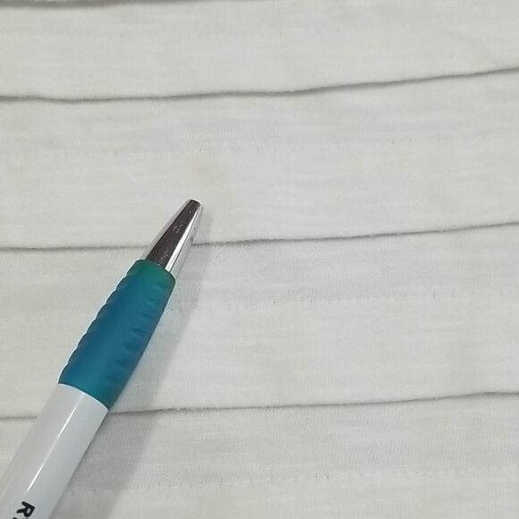 🎁5/$25 Liz Claiborne Shirt Womens Medium Ruffled Sleeveless Top White Gym - Picture 5 of 9